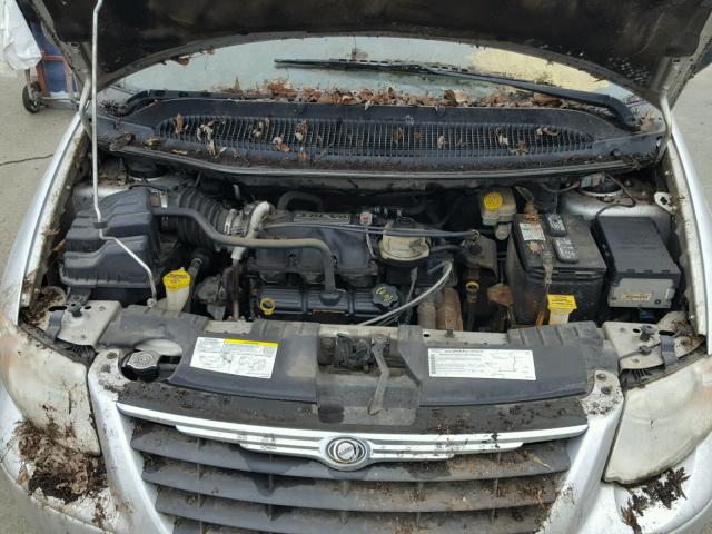 2C8GP54L75R356078 - 2005 CHRYSLER TOWN & COU GRAY photo 7