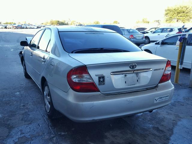 4T1BE32K73U746335 - 2003 TOYOTA CAMRY LE SILVER photo 3