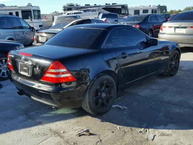 WDBKK47F8XF119876 - 1999 MERCEDES-BENZ SLK 230 KO BLACK photo 4