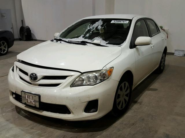 JTDBU4EE5BJ096813 - 2011 TOYOTA COROLLA BA WHITE photo 2