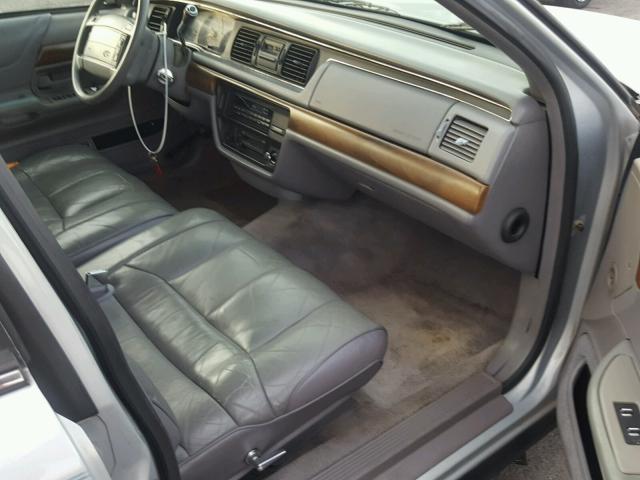 2FALP74W9RX119783 - 1994 FORD CROWN VICT SILVER photo 5