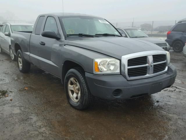 1D7HW22K25S224786 - 2005 DODGE DAKOTA ST SILVER photo 1