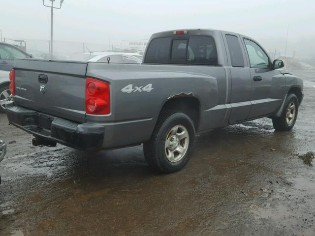 1D7HW22K25S224786 - 2005 DODGE DAKOTA ST SILVER photo 4