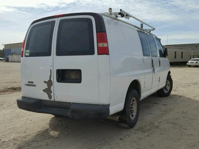 1GCGG25V871131515 - 2007 CHEVROLET EXPRESS G2 WHITE photo 4