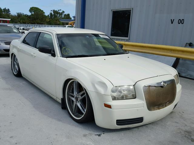 2C3KA43R86H168243 - 2006 CHRYSLER 300 WHITE photo 1