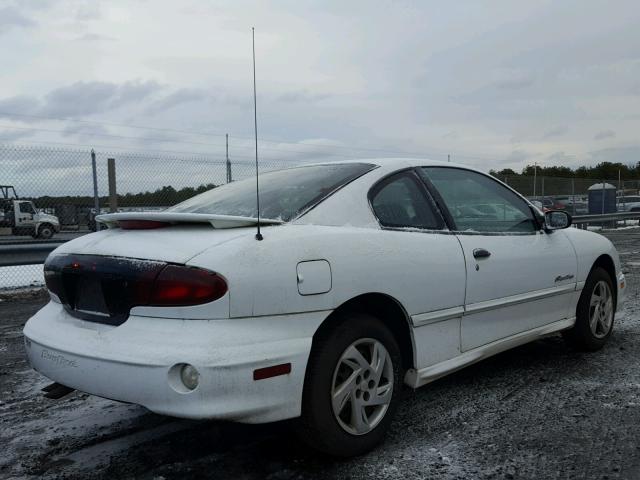 1G2JB1240Y7313870 - 2000 PONTIAC SUNFIRE SE WHITE photo 4