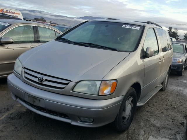 4T3ZF13C62U462918 - 2002 TOYOTA SIENNA LE BEIGE photo 2