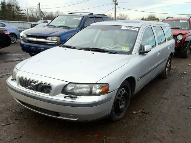 YV1SW59V842401609 - 2004 VOLVO V70 FWD SILVER photo 2