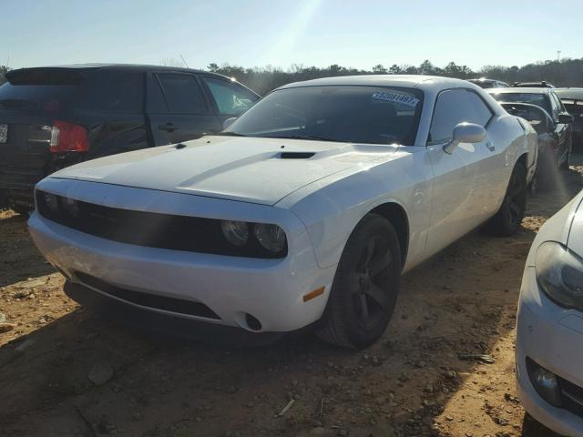 2C3CDYAG4EH270318 - 2014 DODGE CHALLENGER WHITE photo 2