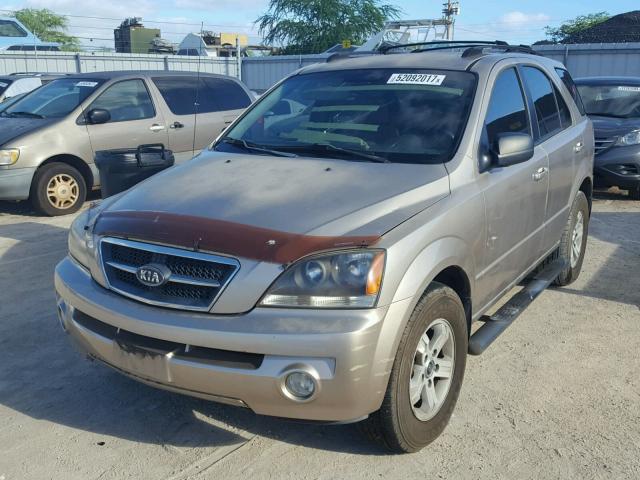 KNDJD733055343134 - 2005 KIA SORENTO EX BEIGE photo 2