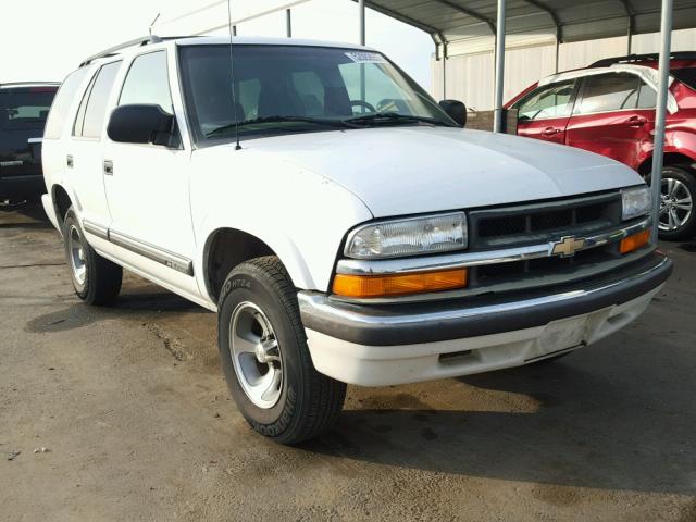 1GNCS13W412230599 - 2001 CHEVROLET BLAZER WHITE photo 1