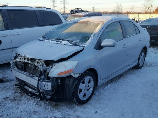 JTDBT923171137996 - 2007 TOYOTA YARIS SILVER photo 2