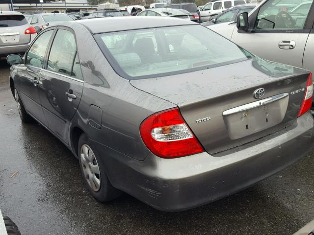 JTDBE32K920063434 - 2002 TOYOTA CAMRY LE GRAY photo 3