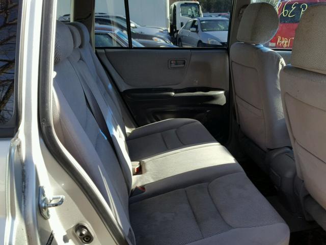 JTEGD21A530061852 - 2003 TOYOTA HIGHLANDER SILVER photo 6