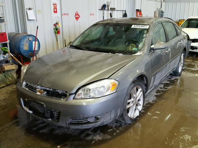 2G1WU583281272276 - 2008 CHEVROLET IMPALA LTZ GRAY photo 2