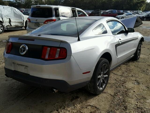 1ZVBP8AM8C5271803 - 2012 FORD MUSTANG SILVER photo 4