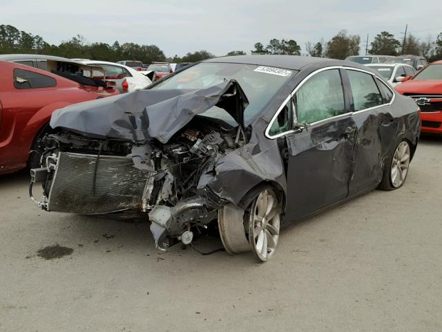 1G4PP5SK5D4140383 - 2013 BUICK VERANO GRAY photo 2