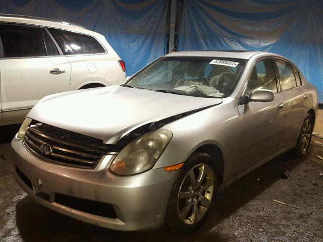 JNKCV51F05M303096 - 2005 INFINITI G35 SILVER photo 2