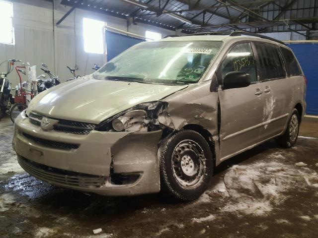 5TDZA23CX4S093828 - 2004 TOYOTA SIENNA CE GRAY photo 2