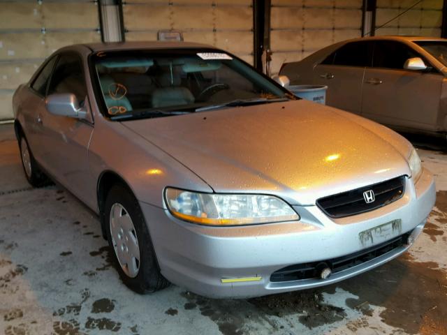 1HGCG2242YA017426 - 2000 HONDA ACCORD LX SILVER photo 1