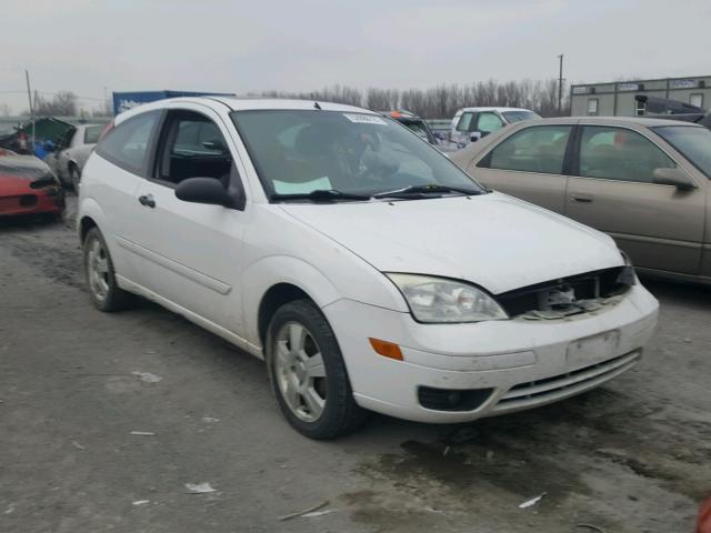 1FAFP31N77W230973 - 2007 FORD FOCUS ZX3 WHITE photo 1