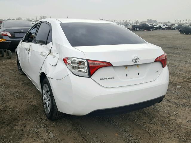 2T1BURHE8HC811063 - 2017 TOYOTA COROLLA L WHITE photo 3