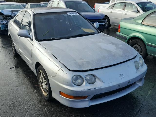 JH4DB7659YS000410 - 2000 ACURA INTEGRA LS SILVER photo 1
