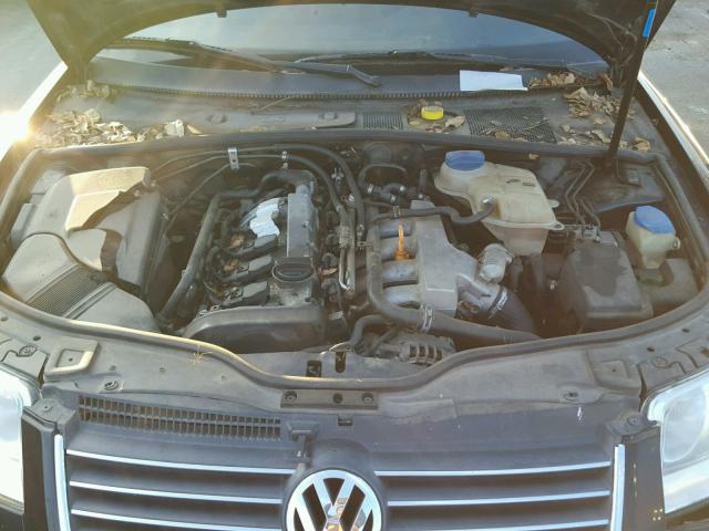 WVWPD63B21P104842 - 2001 VOLKSWAGEN PASSAT GLS BLACK photo 7