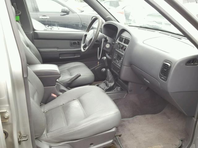 JN8AR05Y8XW311406 - 1999 NISSAN PATHFINDER SILVER photo 5