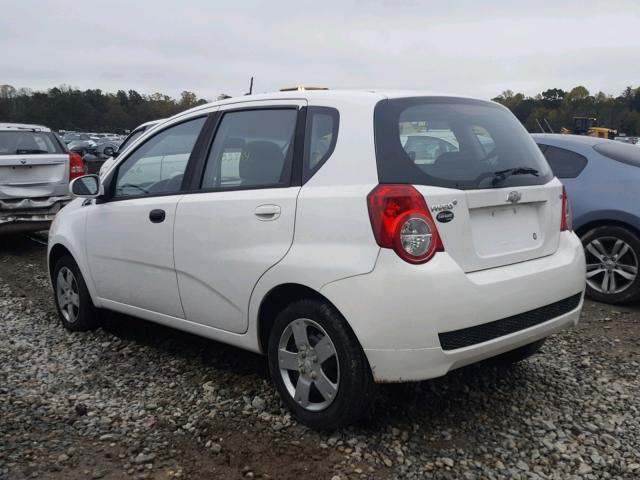 KL1TD6DE7AB048697 - 2010 CHEVROLET AVEO LS WHITE photo 3