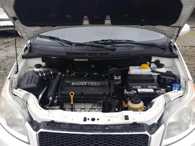 KL1TD6DE7AB048697 - 2010 CHEVROLET AVEO LS WHITE photo 7