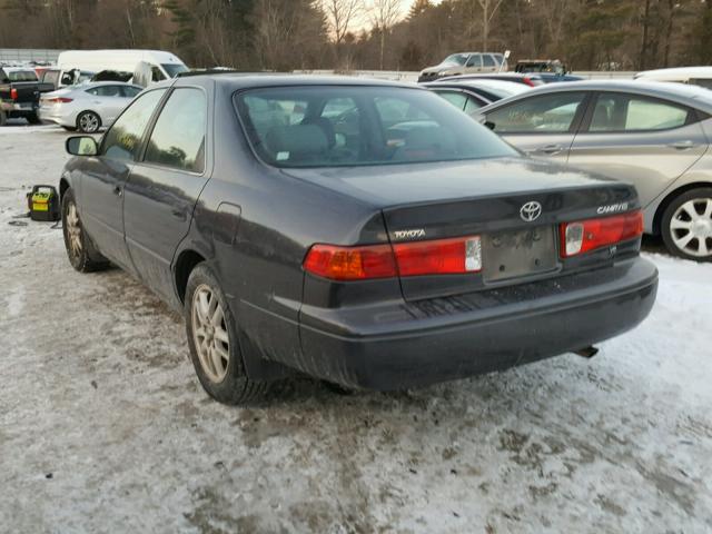 4T1BF28K3YU943167 - 2000 TOYOTA CAMRY LE GRAY photo 3