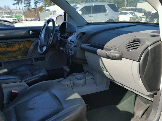 3VWCM31Y34M311588 - 2004 VOLKSWAGEN NEW BEETLE 灰色 照片 5