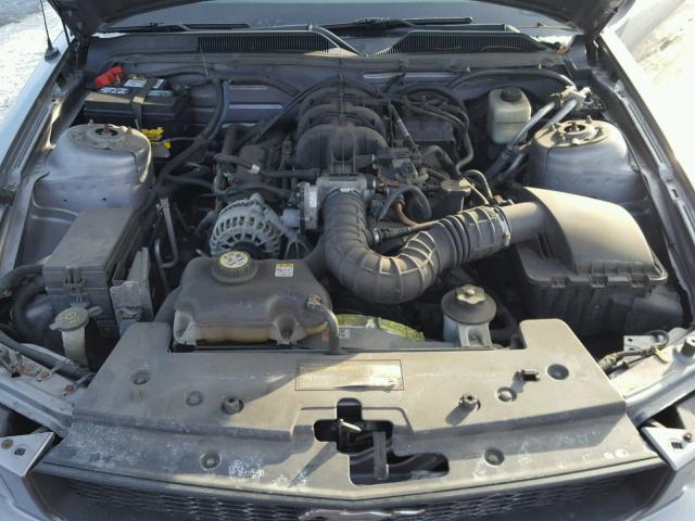 1ZVFT80N875338963 - 2007 FORD MUSTANG GRAY photo 7