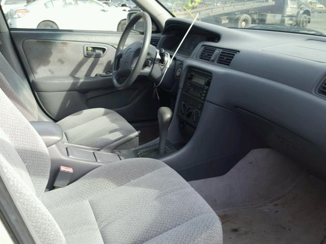 4T1BG22K11U861031 - 2001 TOYOTA CAMRY CE SILVER photo 5