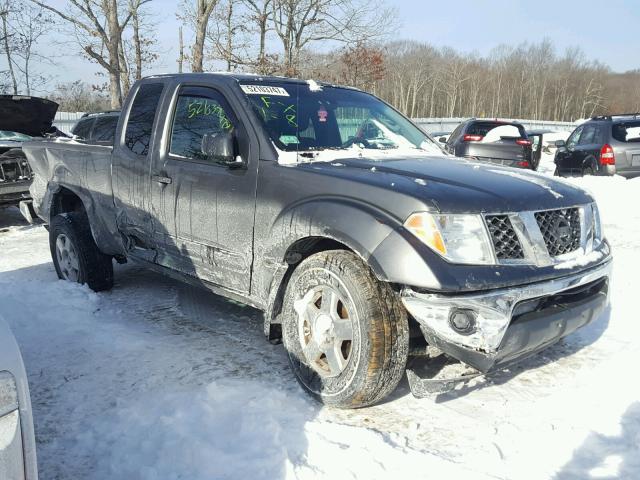 1N6AD06W28C435470 - 2008 NISSAN FRONTIER K GRAY photo 1