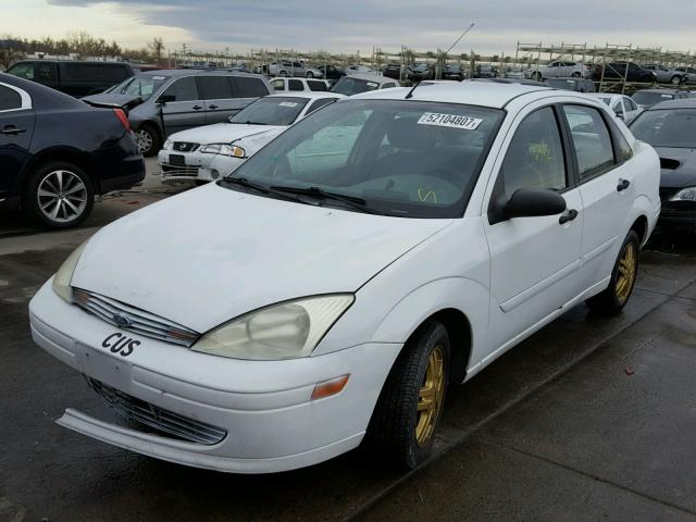 1FAFP34PX2W130484 - 2002 FORD FOCUS SE WHITE photo 2