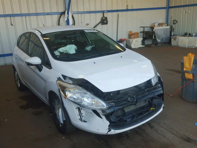 3FADP4EJ5DM107799 - 2013 FORD FIESTA SE WHITE photo 1