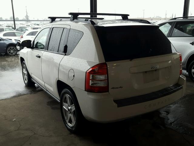 1J8FF47W37D597747 - 2007 JEEP COMPASS WHITE photo 3