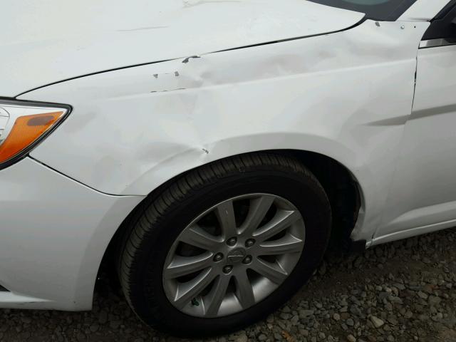 1C3BC2EB6BN549637 - 2011 CHRYSLER 200 TOURIN WHITE photo 9