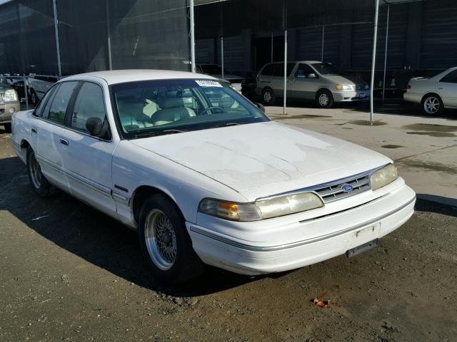 2FALP74W1SX132422 - 1995 FORD CROWN VICT WHITE photo 1