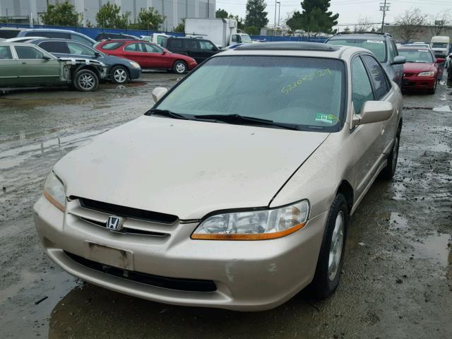 1HGCG1657YA014292 - 2000 HONDA ACCORD EX BEIGE photo 2