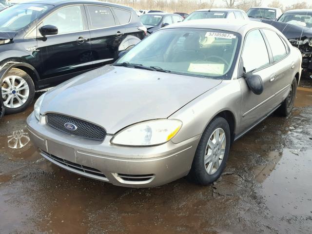 1FAFP53224A199364 - 2004 FORD TAURUS SE TAN photo 2