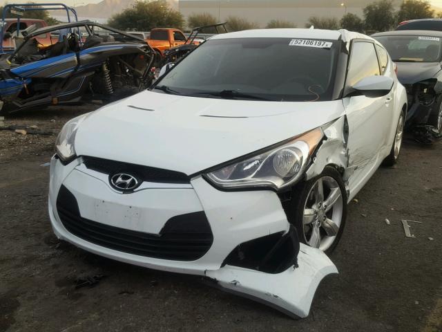 KMHTC6AD3DU095236 - 2013 HYUNDAI VELOSTER B WHITE photo 2