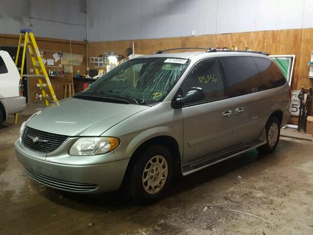 2C4GP44R84R564386 - 2004 CHRYSLER TOWN & COU SILVER photo 2