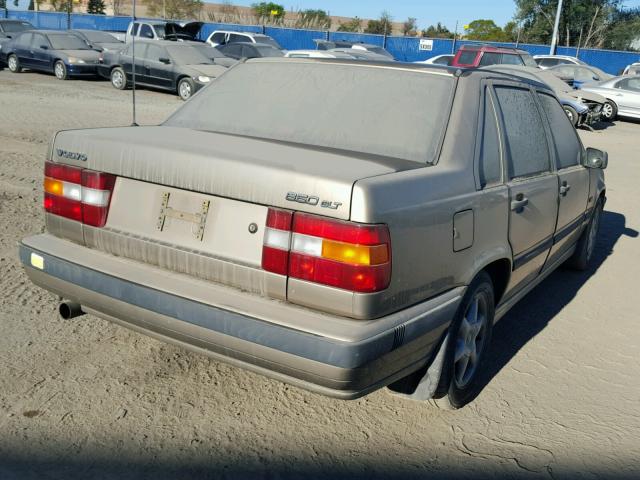 YV1LS5515P2099963 - 1993 VOLVO 850 GOLD photo 4