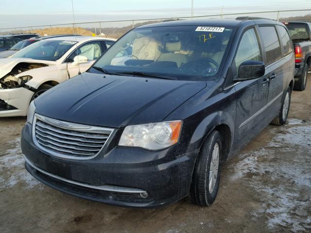 2C4RC1BGXDR588371 - 2013 CHRYSLER TOWN & COU BLACK photo 2