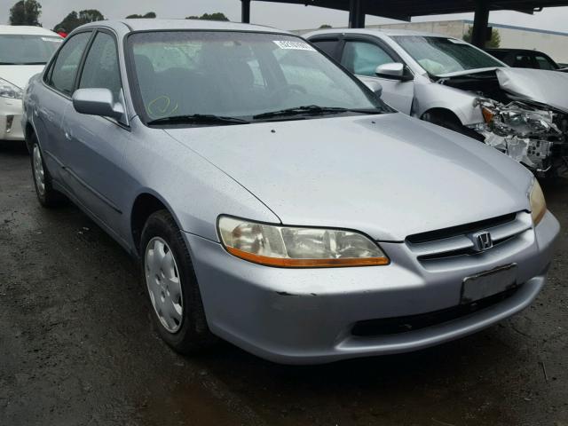 1HGCG5649WA176887 - 1998 HONDA ACCORD LX SILVER photo 1