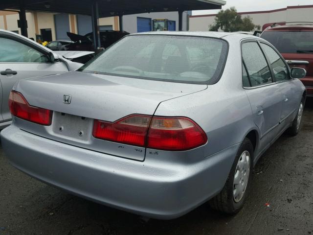 1HGCG5649WA176887 - 1998 HONDA ACCORD LX SILVER photo 4