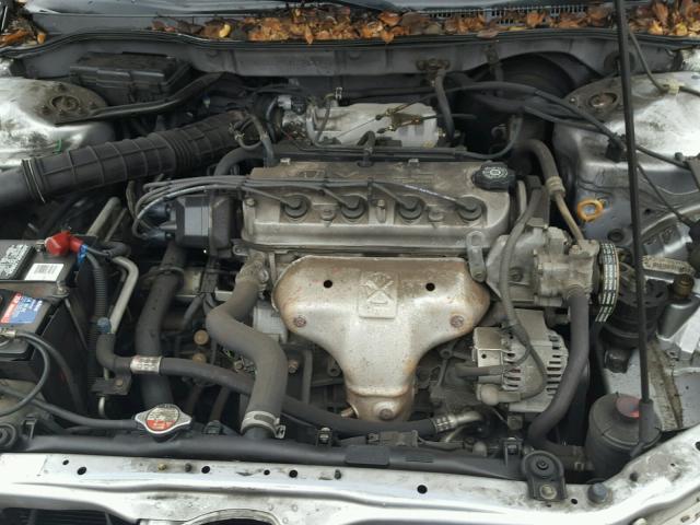 1HGCG5649WA176887 - 1998 HONDA ACCORD LX SILVER photo 7